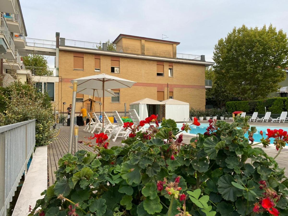 Hotel St. Moritz Bellaria-Igea Marina Exterior foto